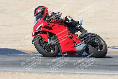 media/Nov-16-2025-Race Pace (Sun) [[8c5fa54630]]/Verified Riders/1-Turns 9 and 10 (925am)/